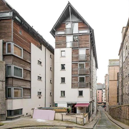 Appartamento Modern Flat In The Middle Of Old Town Edimburgo Esterno foto