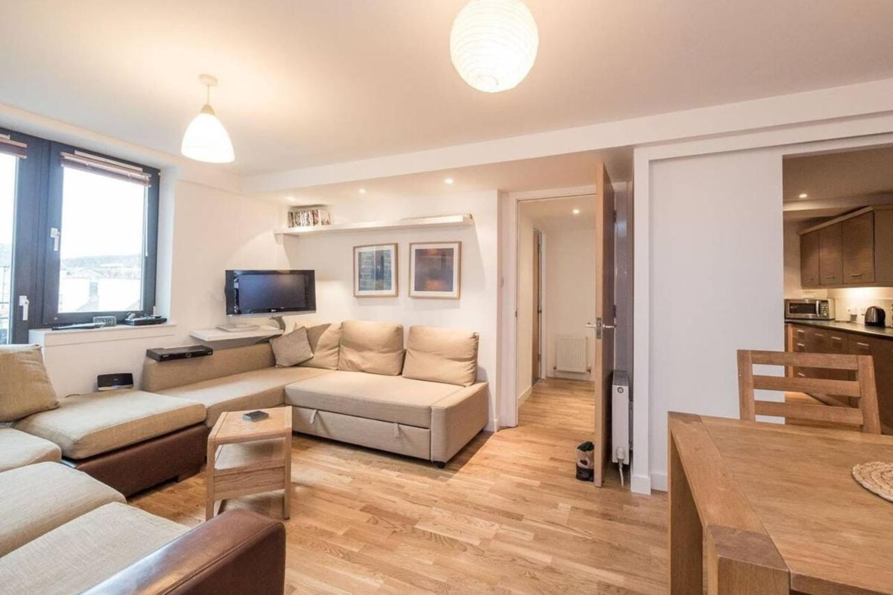 Appartamento Modern Flat In The Middle Of Old Town Edimburgo Esterno foto