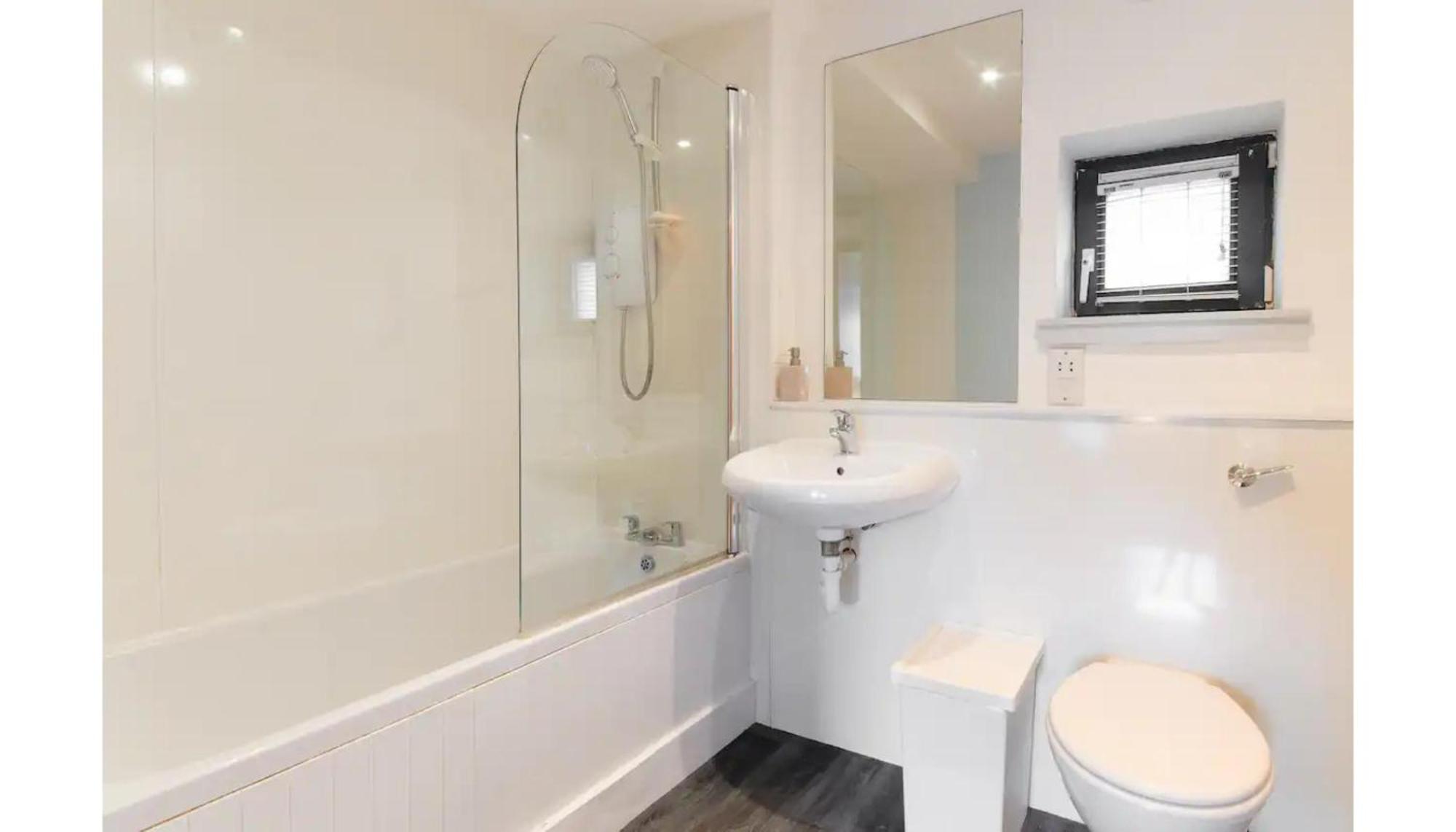 Appartamento Modern Flat In The Middle Of Old Town Edimburgo Esterno foto