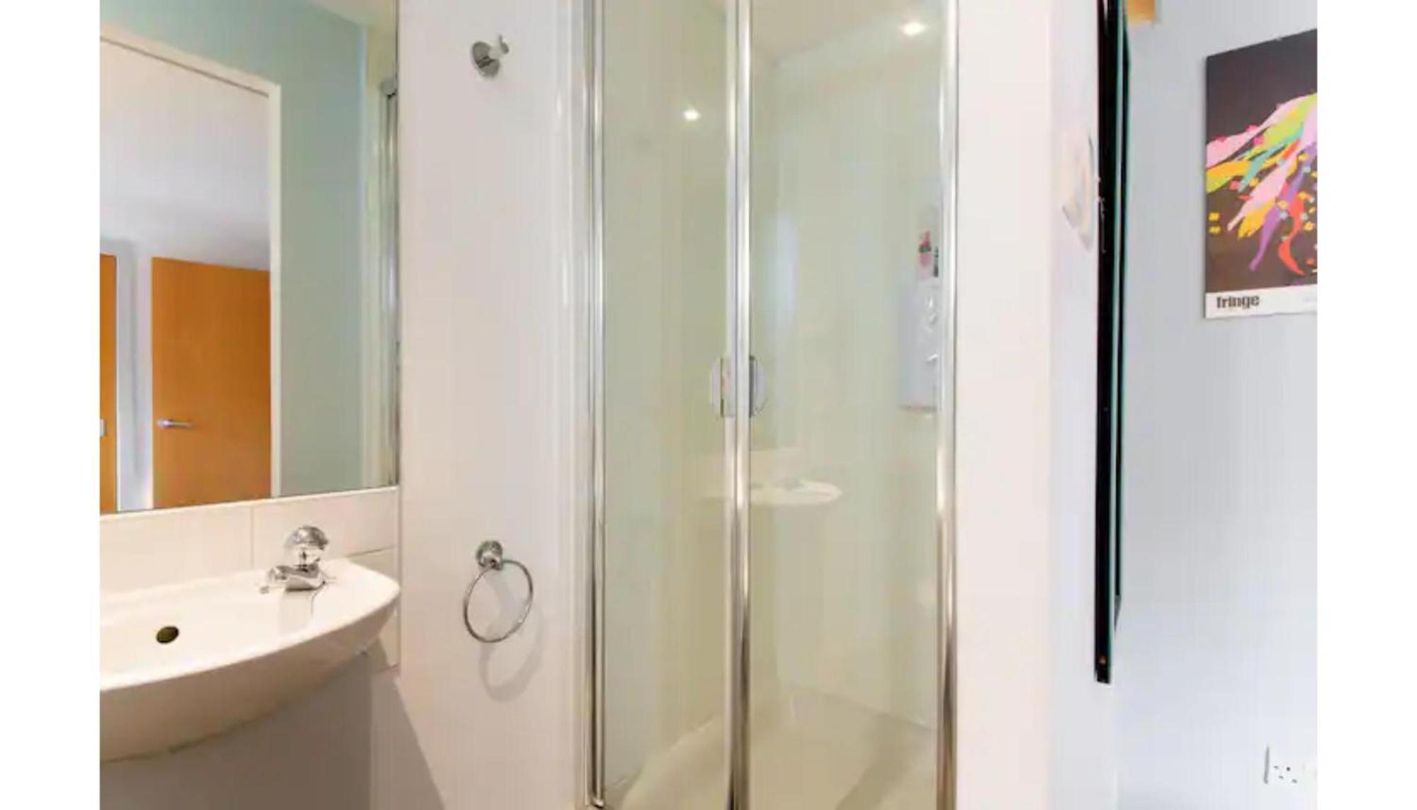 Appartamento Modern Flat In The Middle Of Old Town Edimburgo Esterno foto