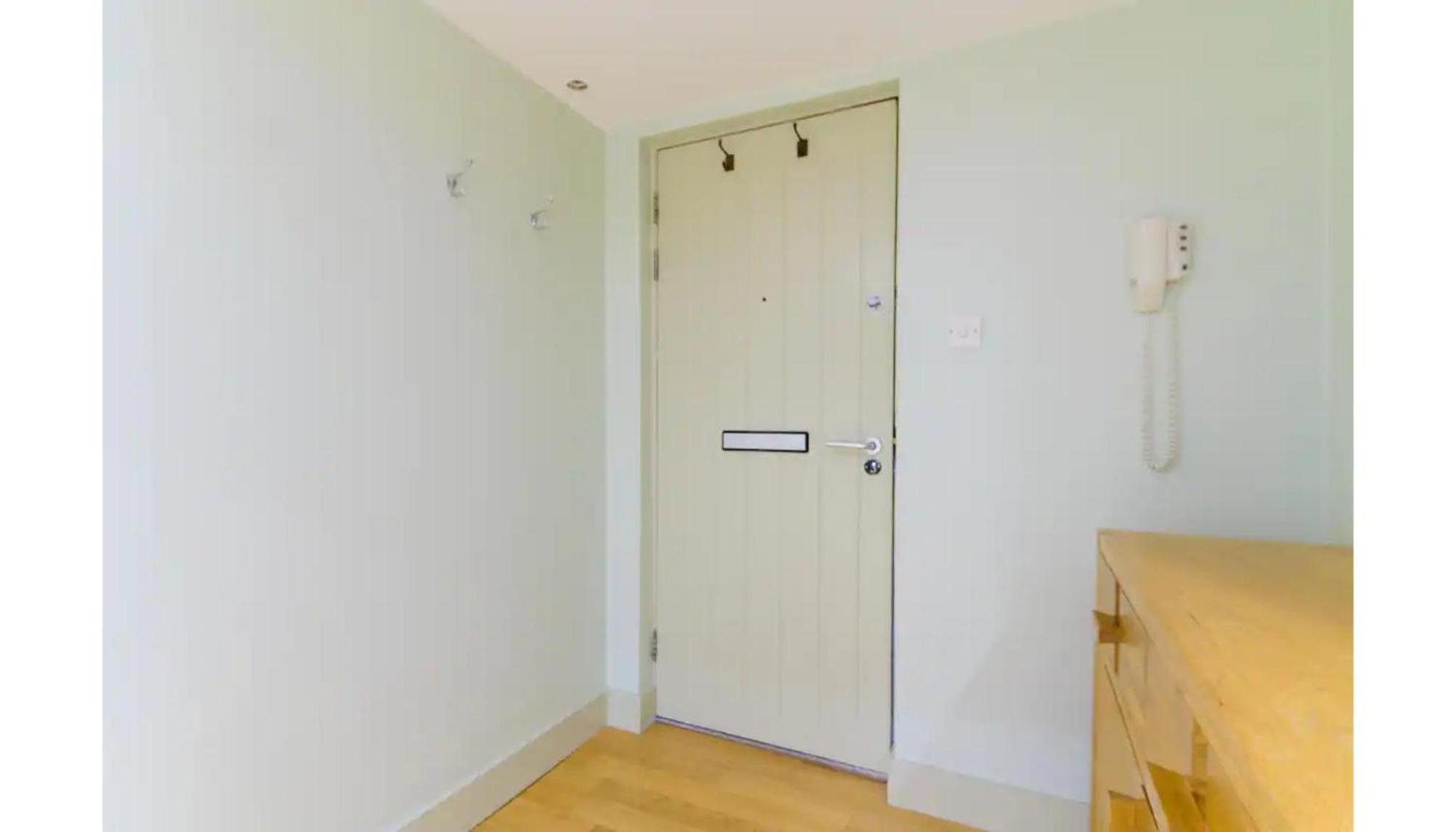 Appartamento Modern Flat In The Middle Of Old Town Edimburgo Esterno foto