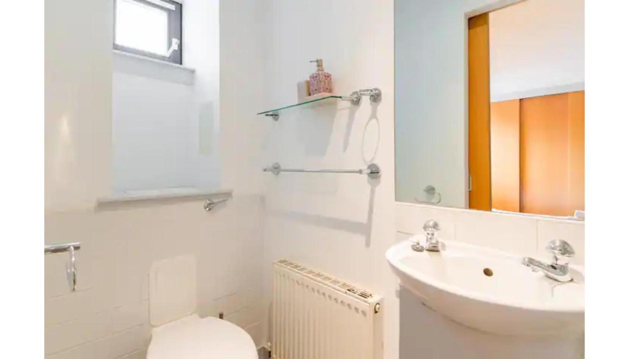 Appartamento Modern Flat In The Middle Of Old Town Edimburgo Esterno foto