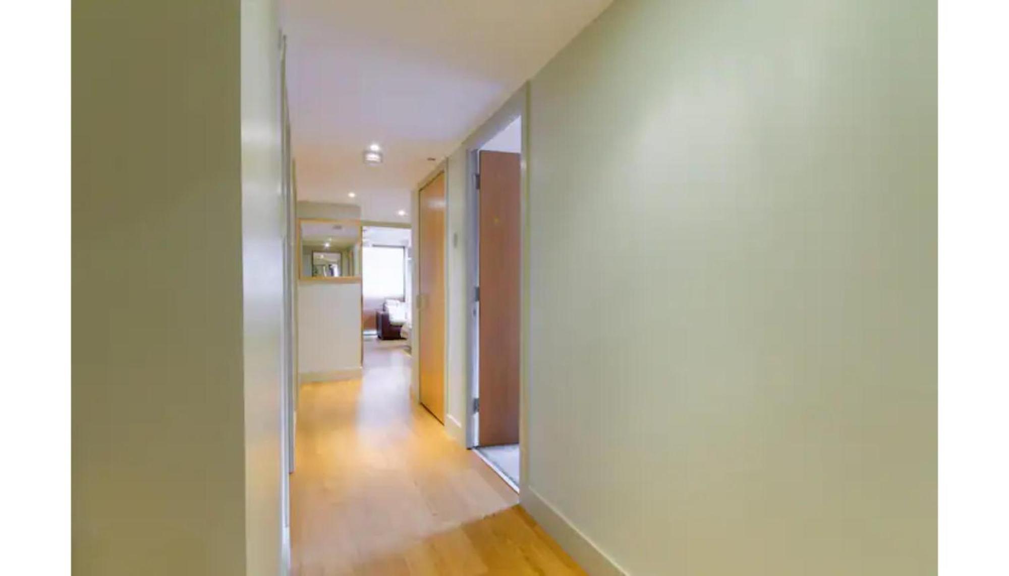 Appartamento Modern Flat In The Middle Of Old Town Edimburgo Esterno foto