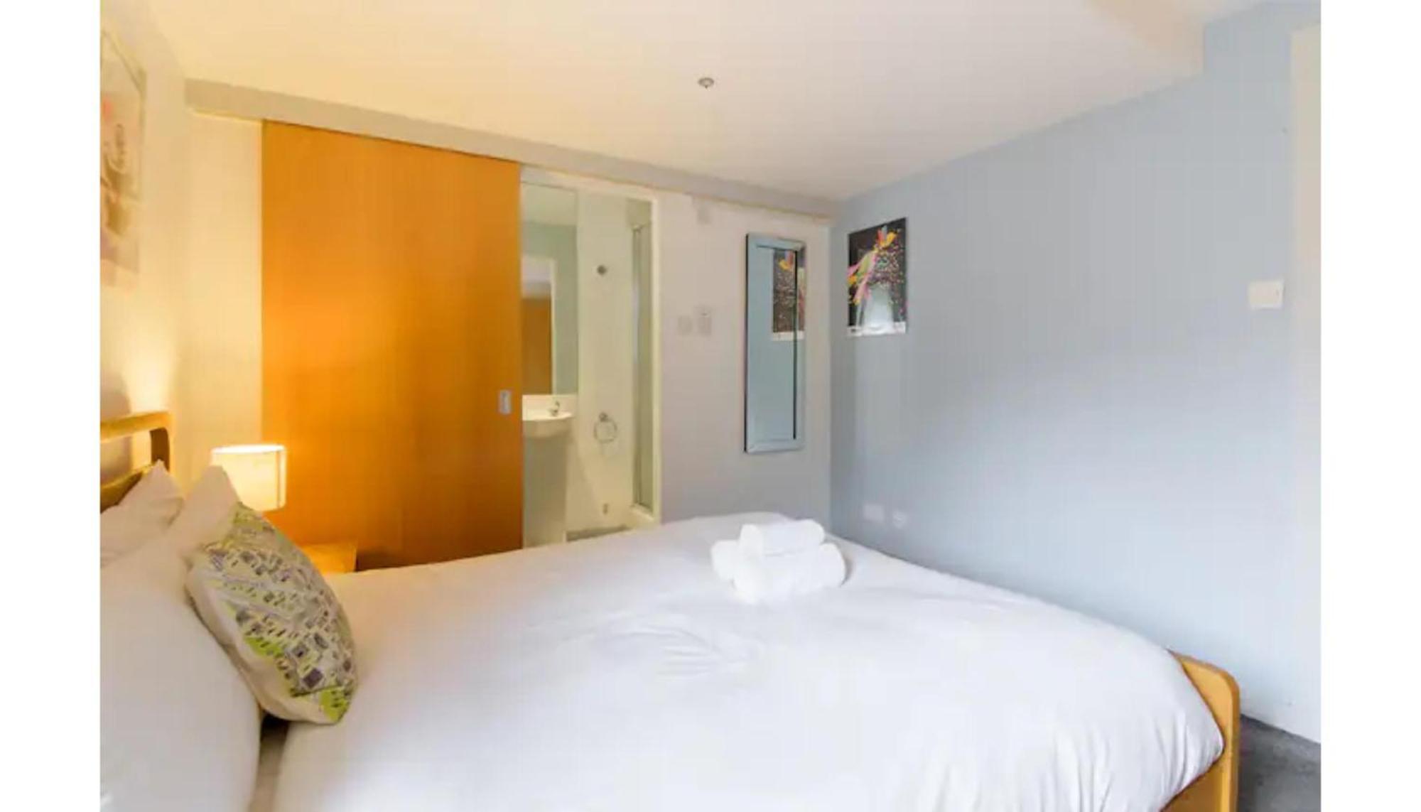 Appartamento Modern Flat In The Middle Of Old Town Edimburgo Esterno foto
