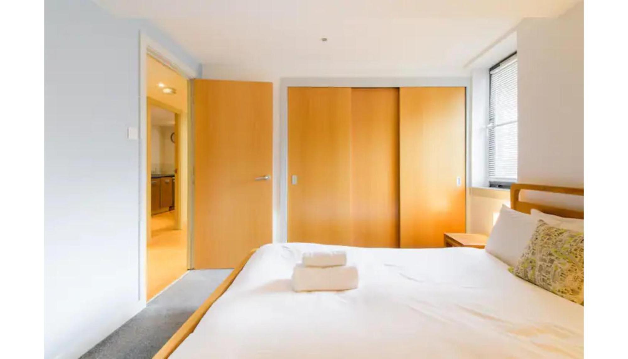 Appartamento Modern Flat In The Middle Of Old Town Edimburgo Esterno foto