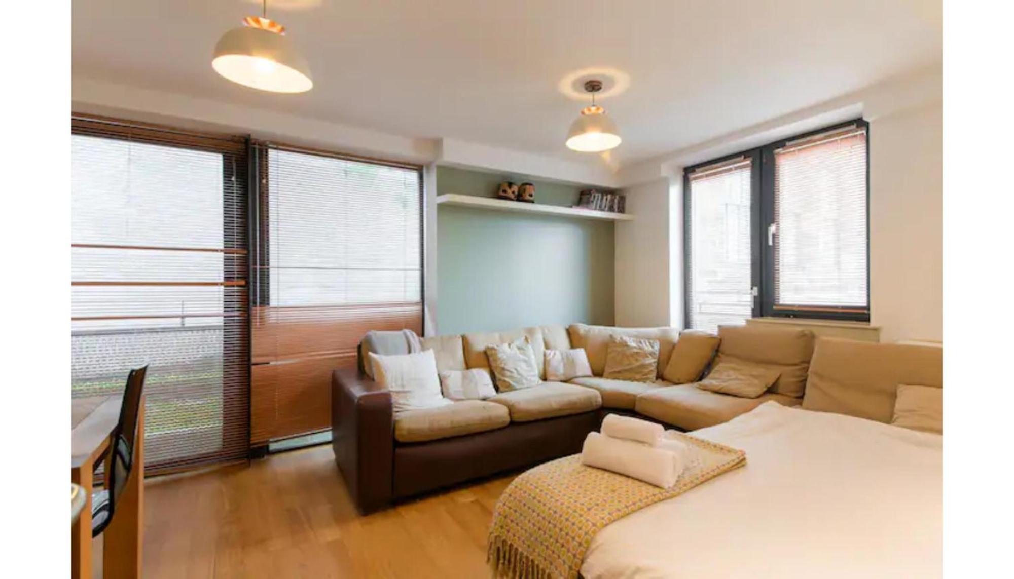 Appartamento Modern Flat In The Middle Of Old Town Edimburgo Esterno foto
