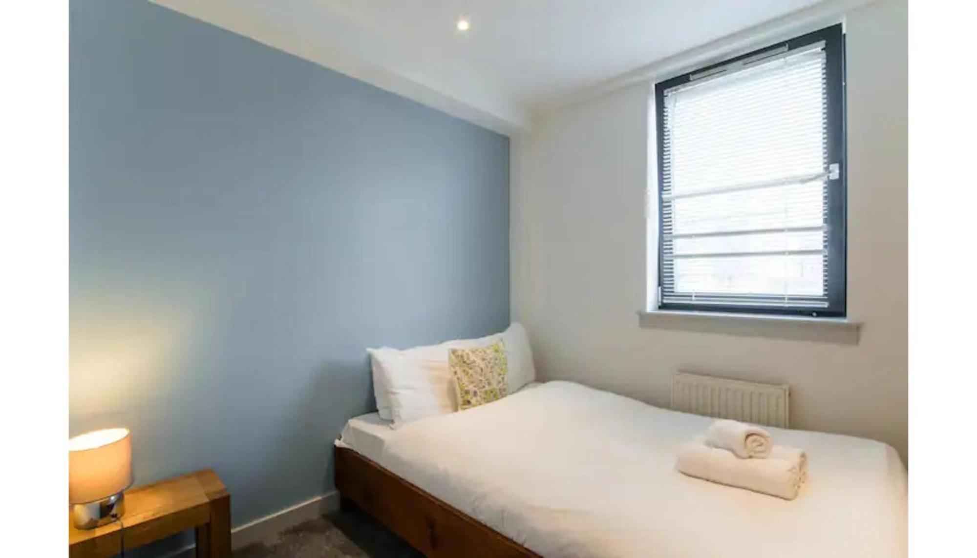 Appartamento Modern Flat In The Middle Of Old Town Edimburgo Esterno foto
