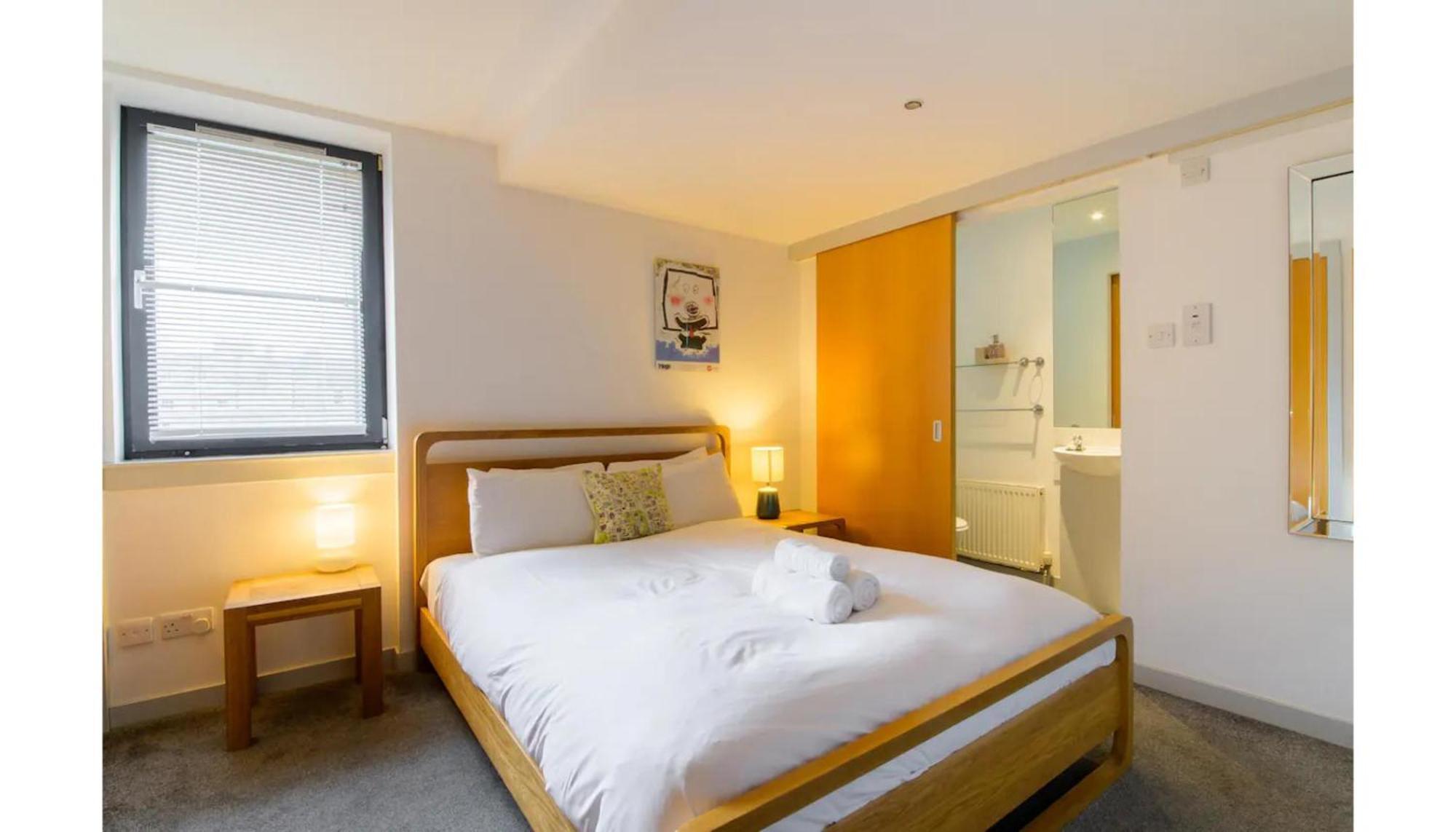 Appartamento Modern Flat In The Middle Of Old Town Edimburgo Esterno foto
