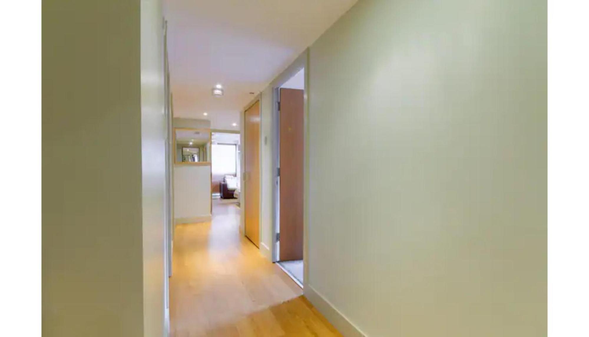 Appartamento Modern Flat In The Middle Of Old Town Edimburgo Esterno foto